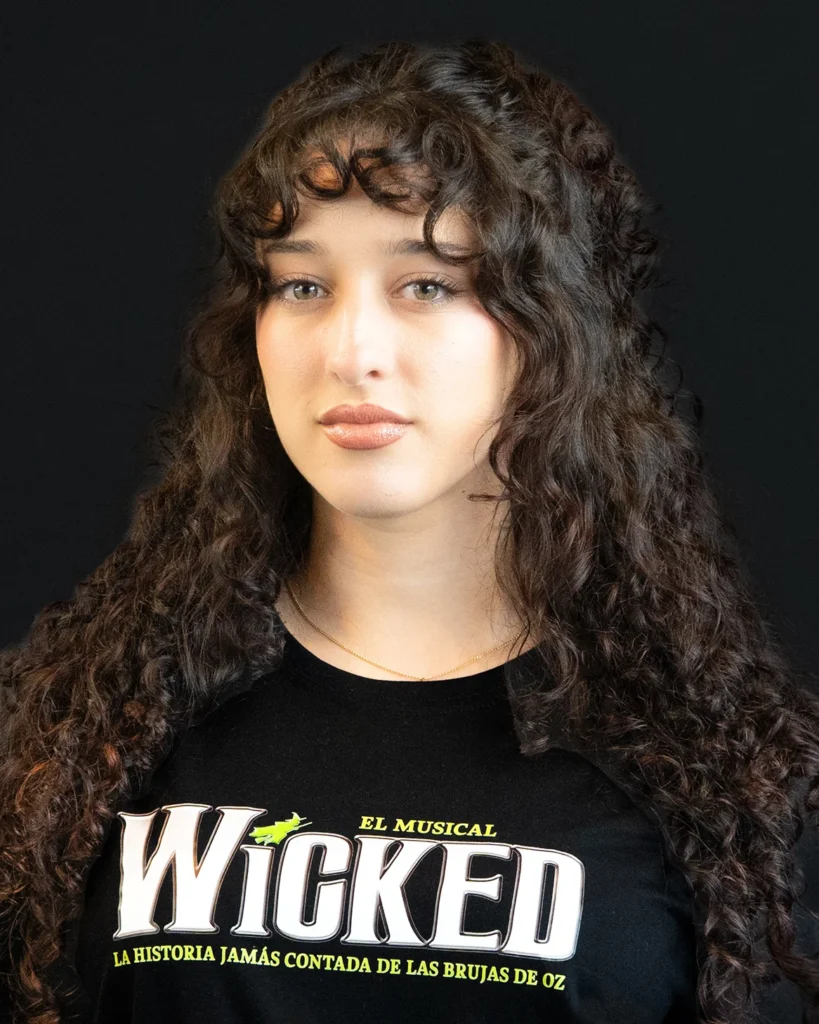 JULIA SAURA
